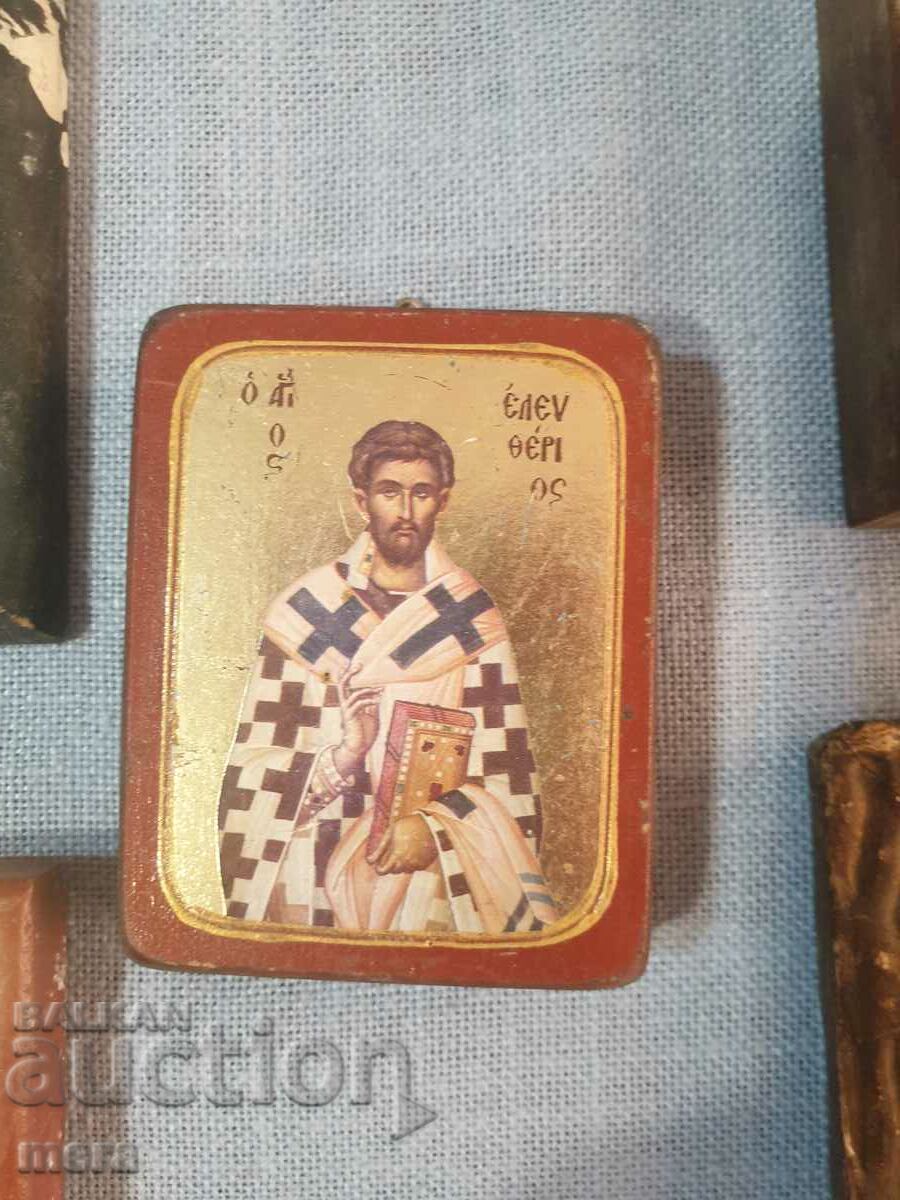 Delivery of Lot 4 - old household icons - 5 pieces