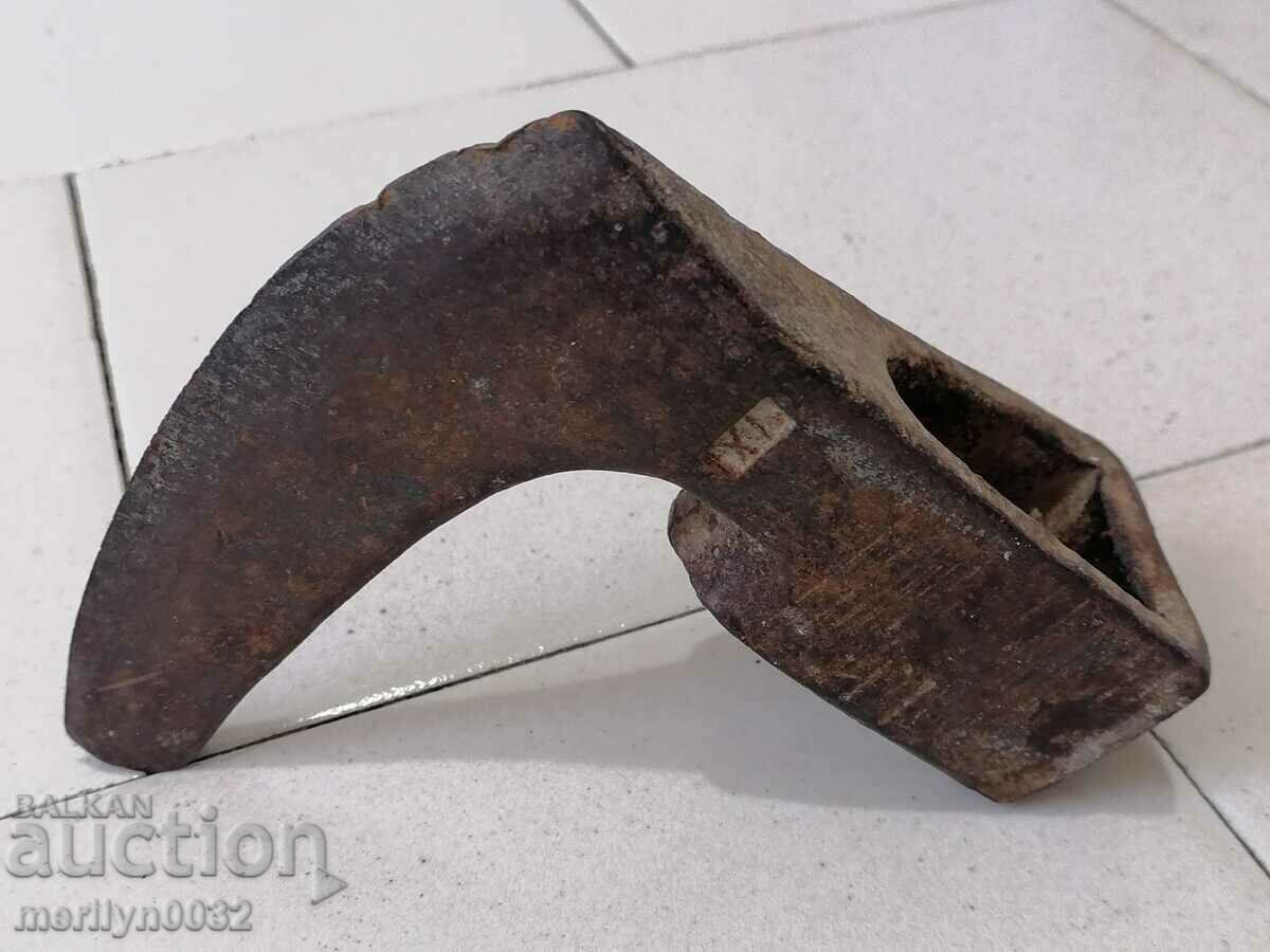 Delivery of Old ax with stamp ax hatchet without sap Delivery of Old ax with stamp ax hatchet without sap