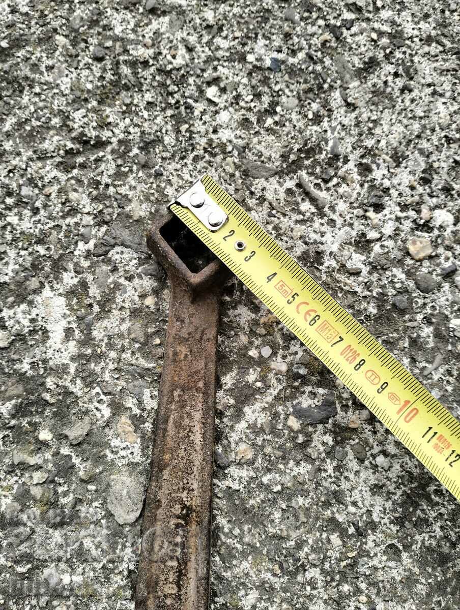 Auction Old wrench Auction Old wrench