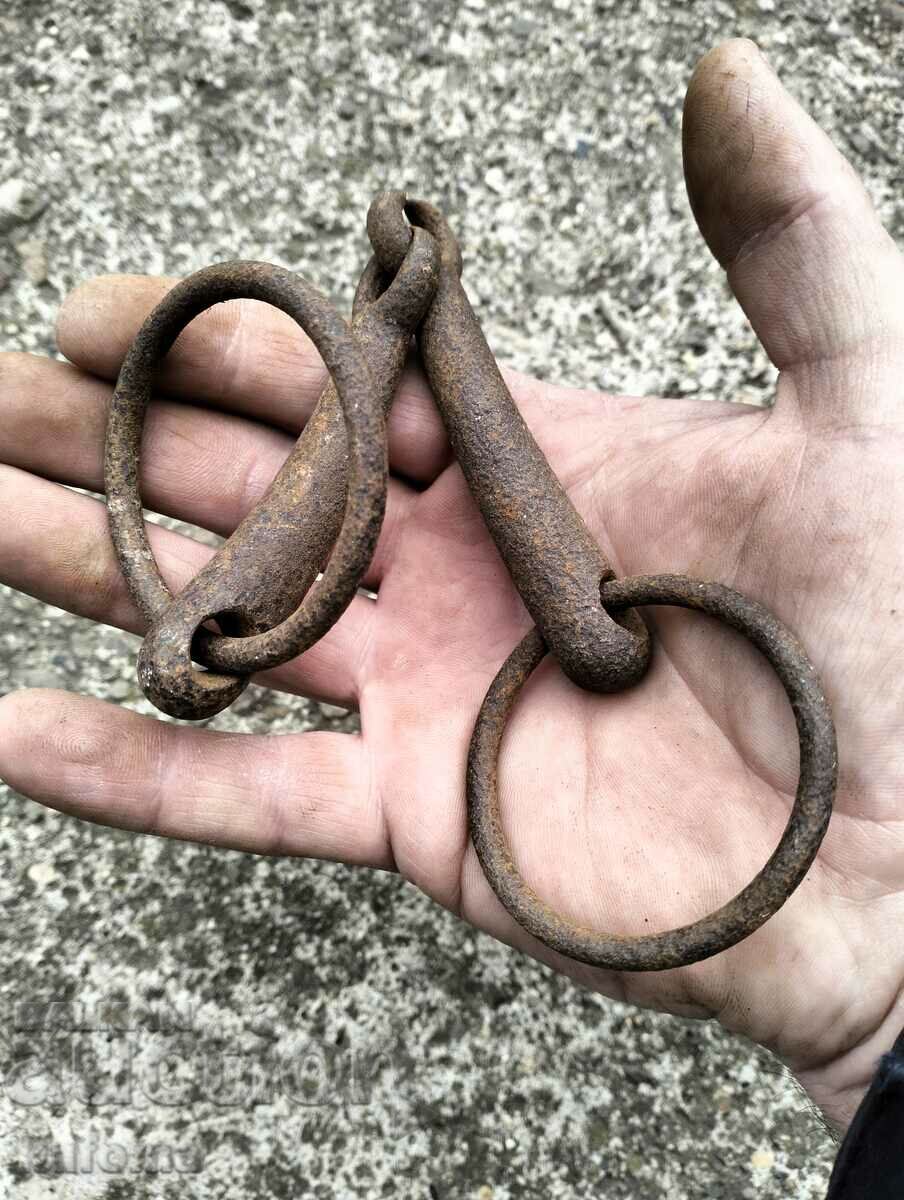 Δημοπρασία Ένα παλιό σφυρήλατο χαλινάρι Δημοπρασία Ένα παλιό σφυρήλατο χαλινάρι