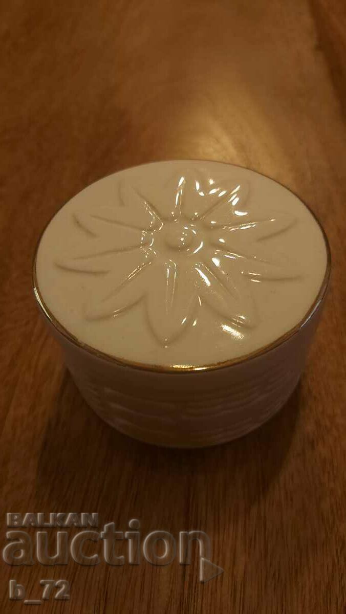 English Porcelain Jewelry Box #2 with price 22.00 BGN | € 11.25 English Porcelain Jewelry Box #2 with price 22.00 BGN | € 11.25