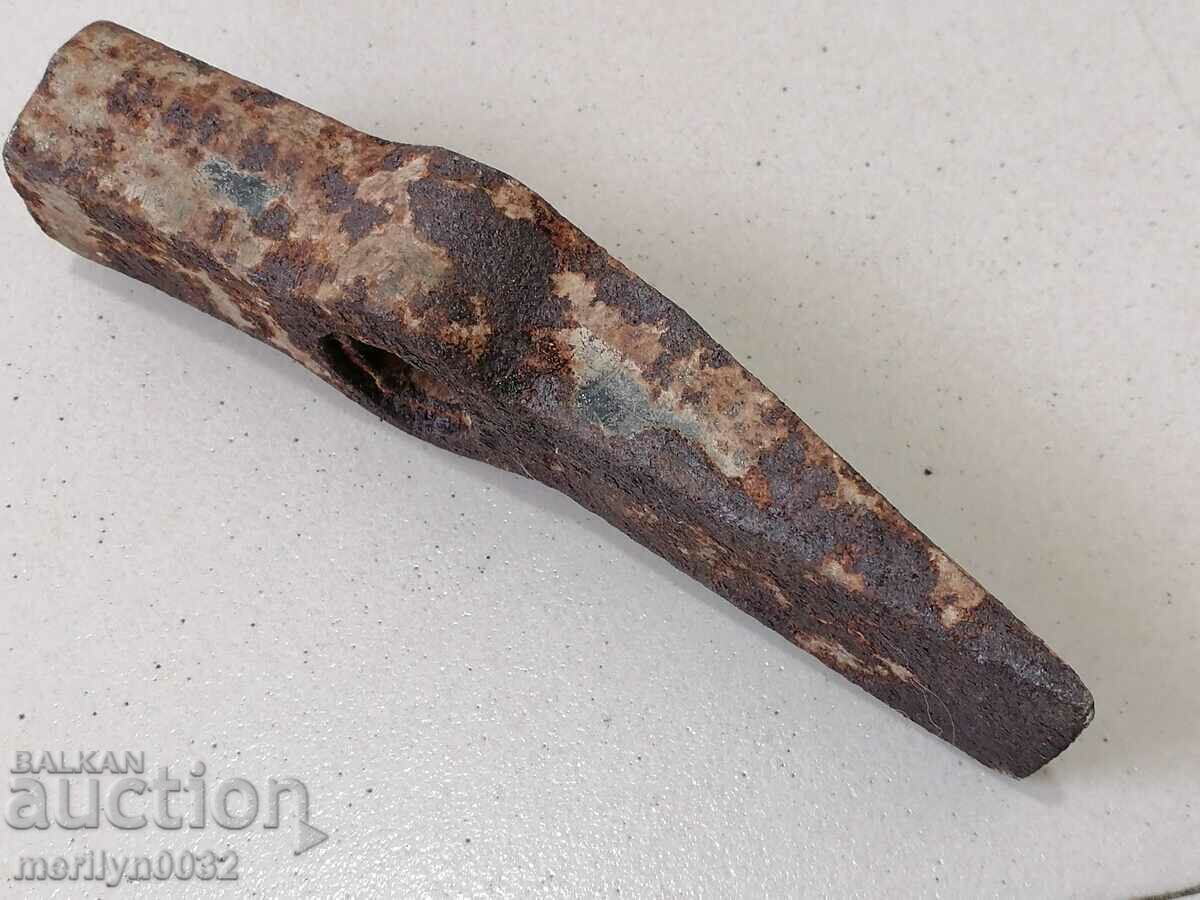 Auction Old mason's hammer, axe, axe, flail, tokmak, crowbar Auction Old mason's hammer, axe, axe, flail, tokmak, crowbar