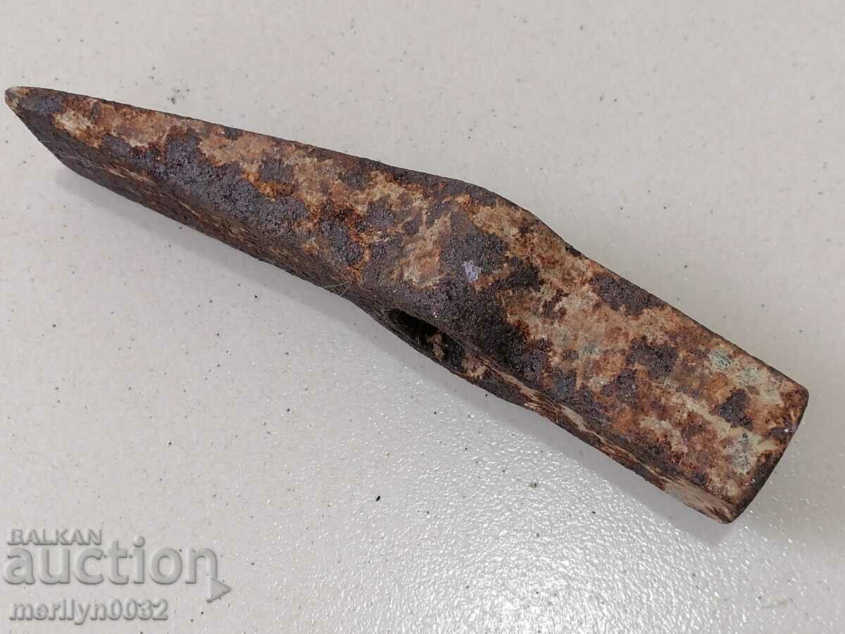 Delivery of Old mason's hammer, axe, axe, flail, tokmak, crowbar Delivery of Old mason's hammer, axe, axe, flail, tokmak, crowbar