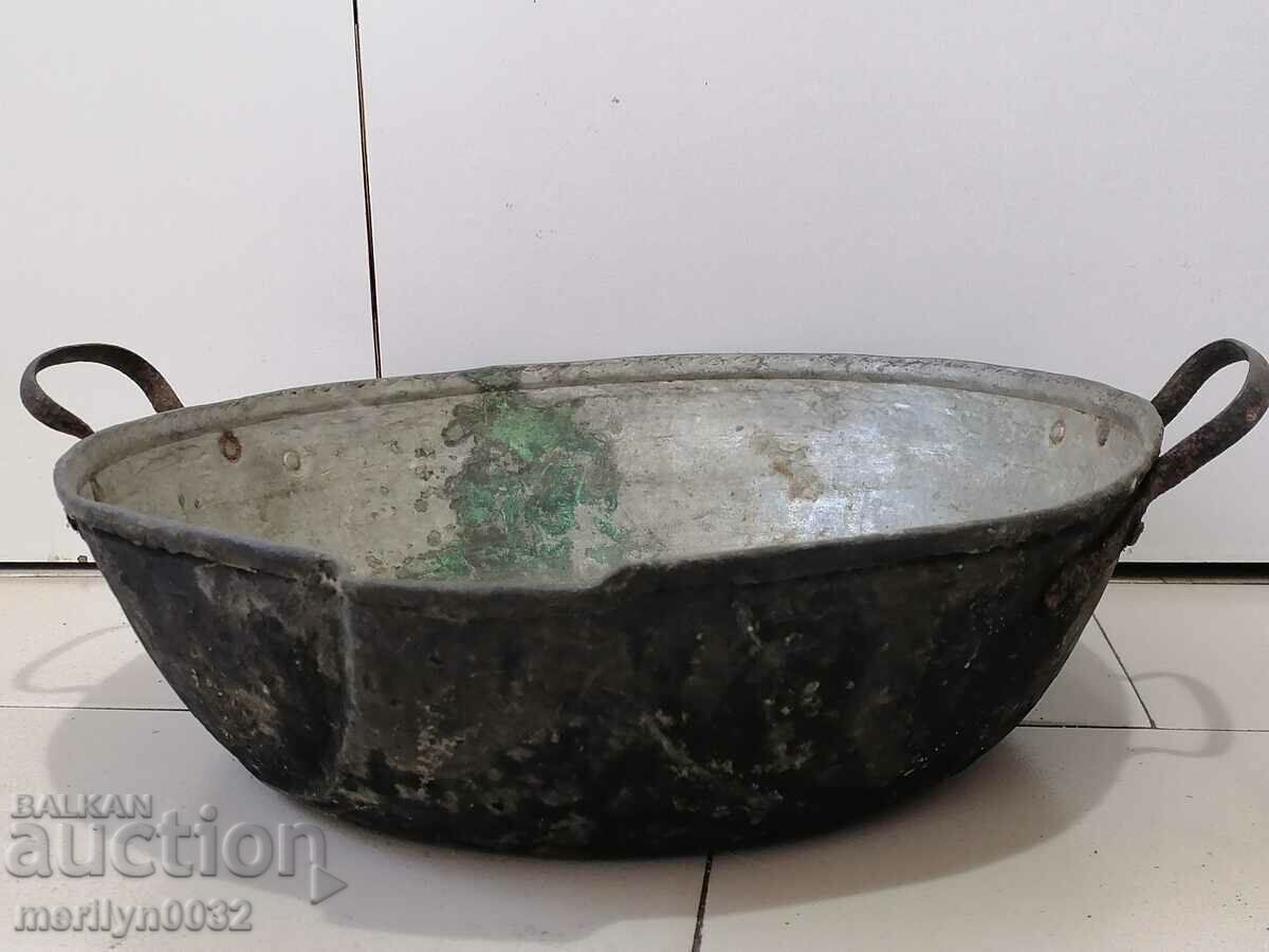 Стара медна тава, сахан, бакър, поднос, тепсия с цена 139.00 лв. | € 71.07 Стара медна тава, сахан, бакър, поднос, тепсия с цена 139.00 лв. | € 71.07