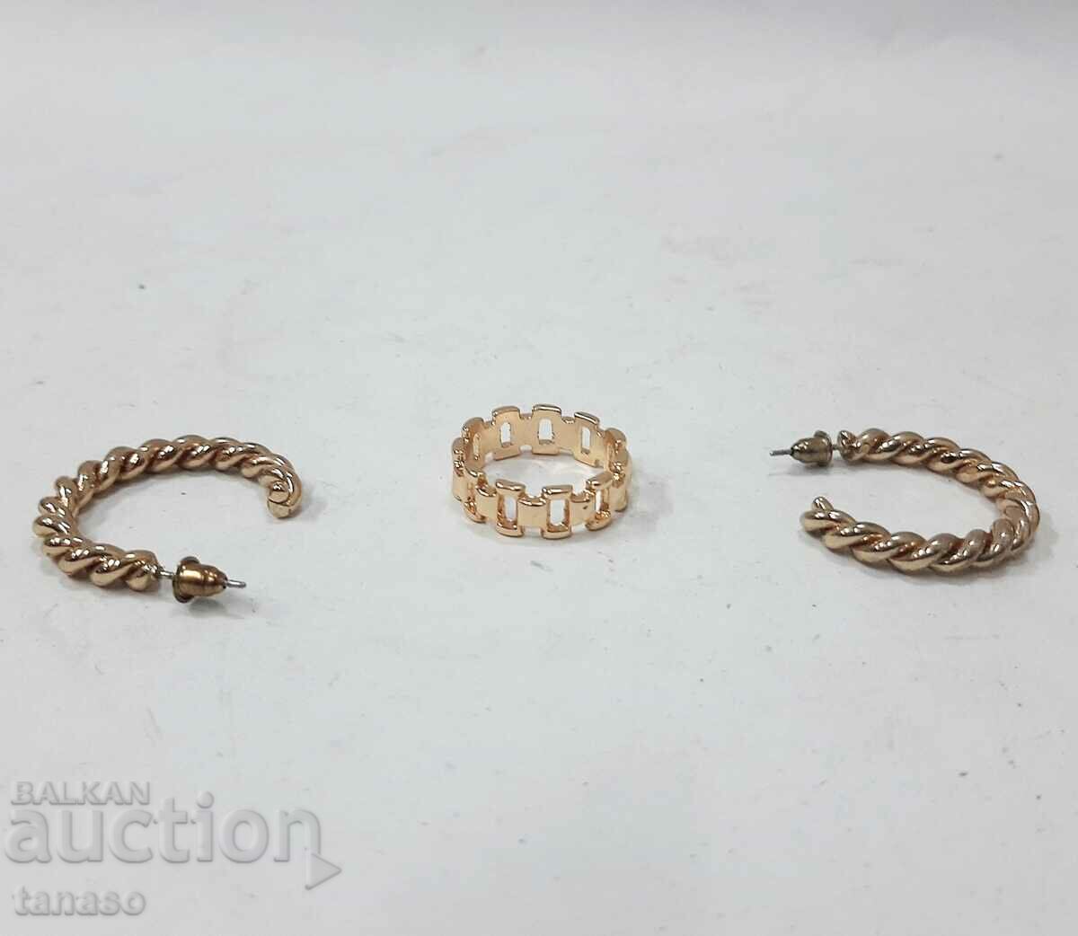 Ring and earrings, gold-plated (8.3) with price 20.00 BGN | € 10.23 Ring and earrings, gold-plated (8.3) with price 20.00 BGN | € 10.23