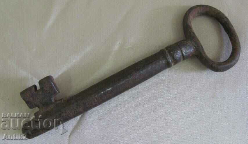 Δημοπρασία Κλειδί μεγάλης σιδερένιας πύλης του 19ου αιώνα Δημοπρασία Κλειδί μεγάλης σιδερένιας πύλης του 19ου αιώνα