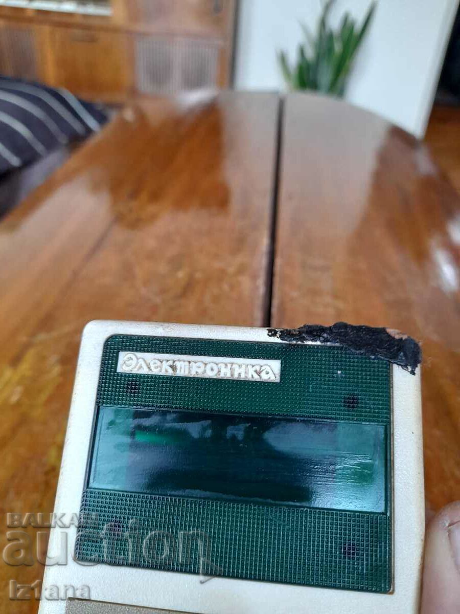 Auction Old calculator Electronics B3-14M Auction Old calculator Electronics B3-14M