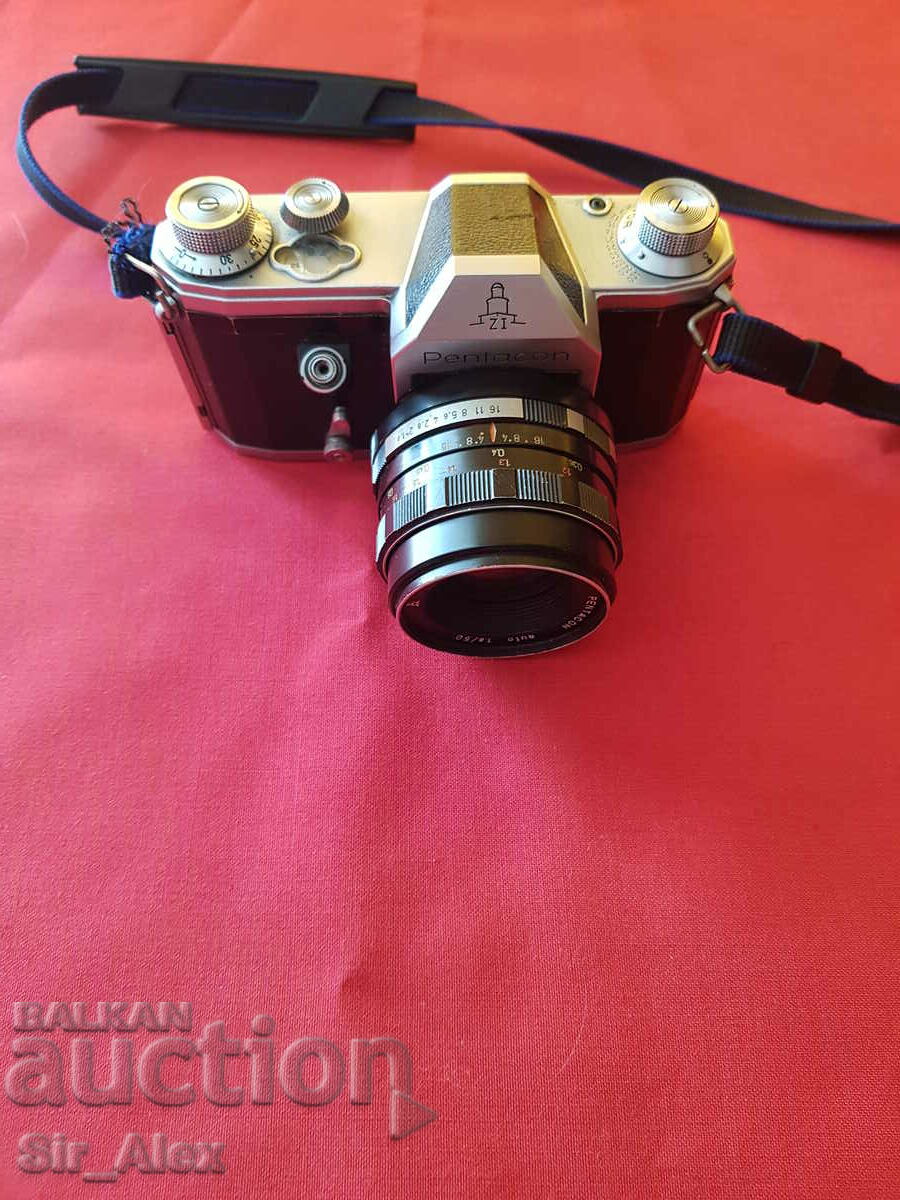 Pentacon ZI camera with Pentacon auto 1.8/50 lens
