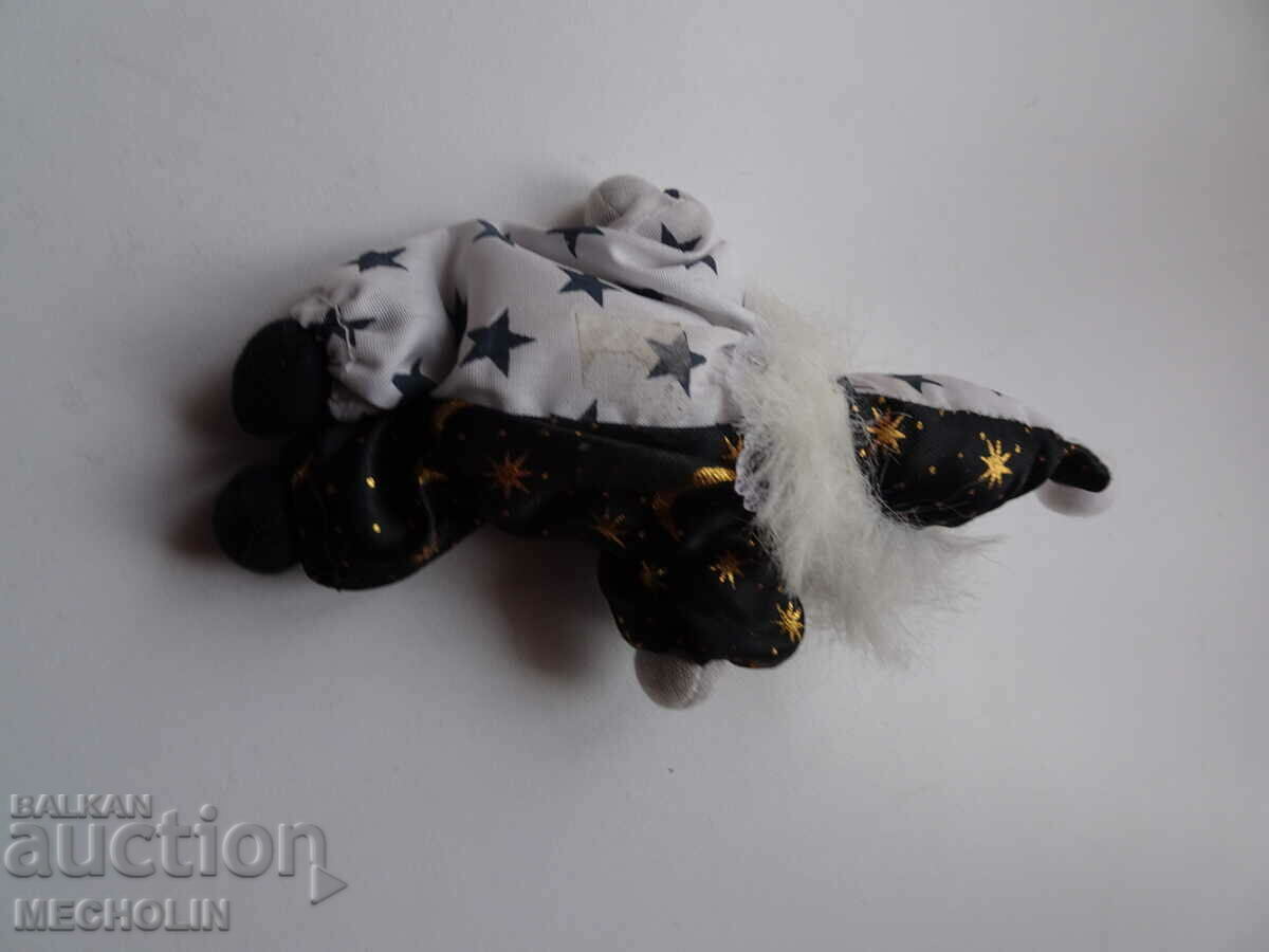 Delivery of COLLECTIBLE CLOWN DOLL Delivery of COLLECTIBLE CLOWN DOLL