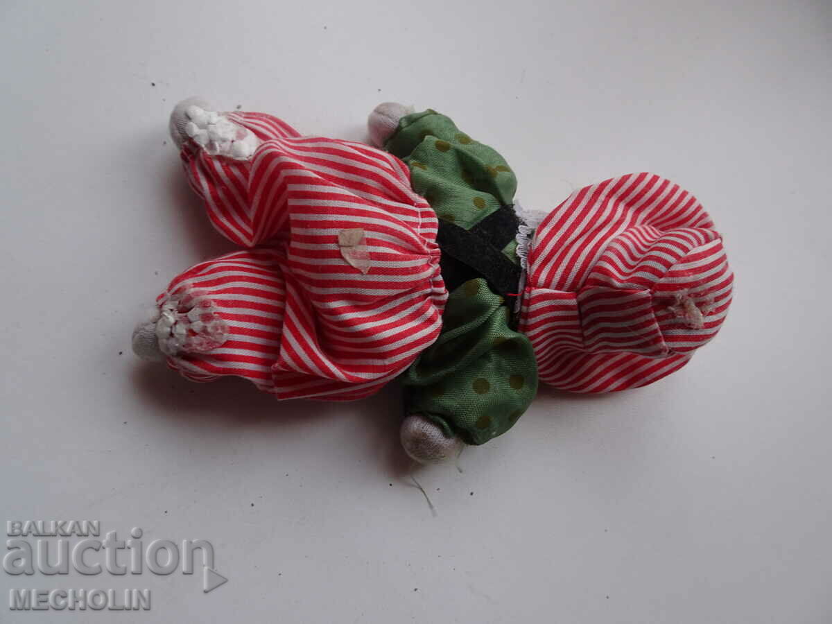 COLLECTIBLE DOLL CLOWN 2 - 6 COLLECTIBLE DOLL CLOWN 2 - 6