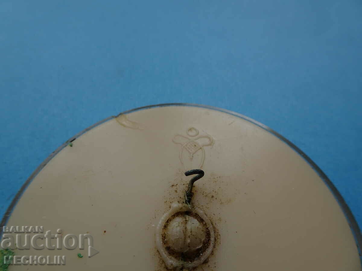 Delivery of COLLECTIBLE BADGE 1980 THE MOUSE BEAR Delivery of COLLECTIBLE BADGE 1980 THE MOUSE BEAR