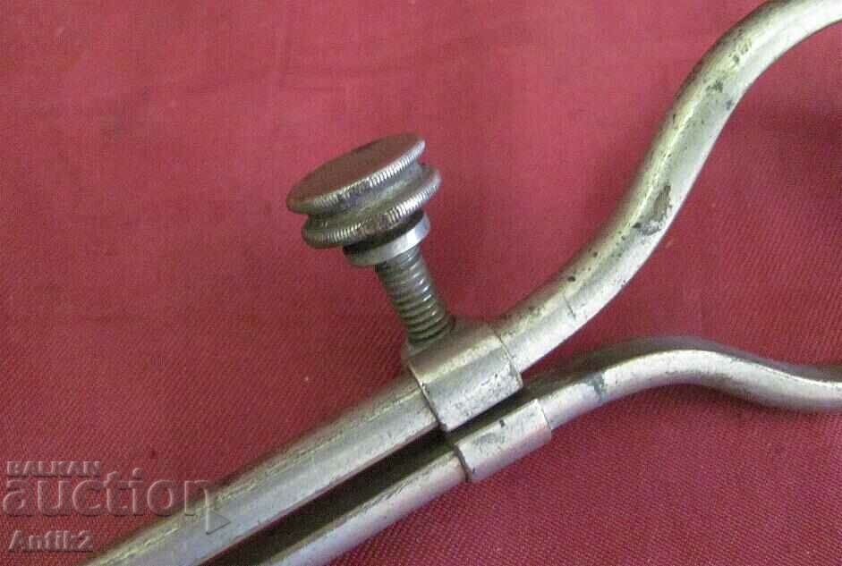 Delivery of 19th century Medical Instrument bronze Delivery of 19th century Medical Instrument bronze