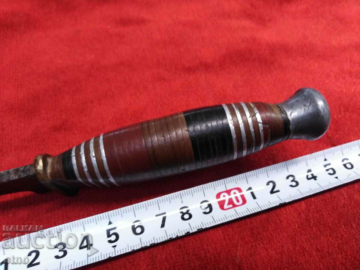 OLD KNIFE - 6 OLD KNIFE - 6