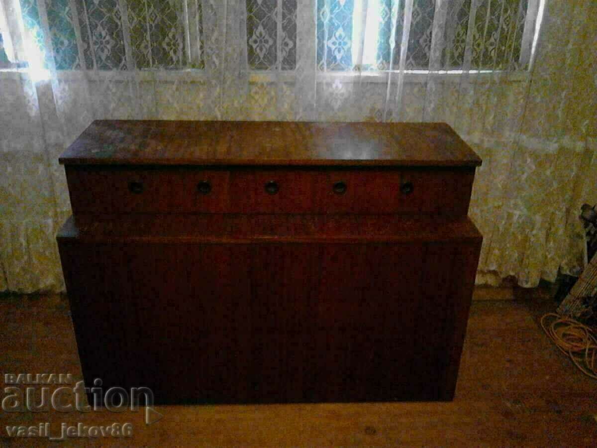 Delivery of Retro chest