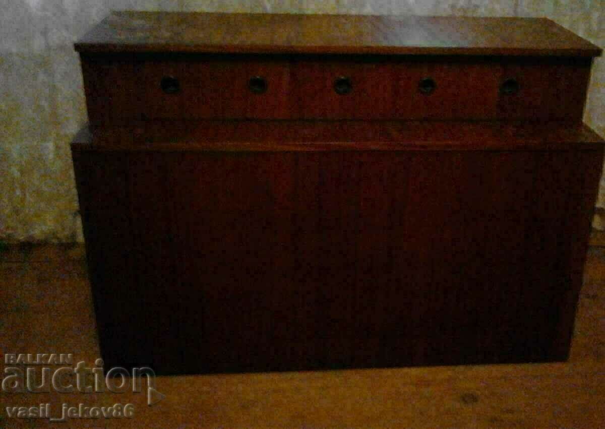 Retro chest - 5 Retro chest - 5