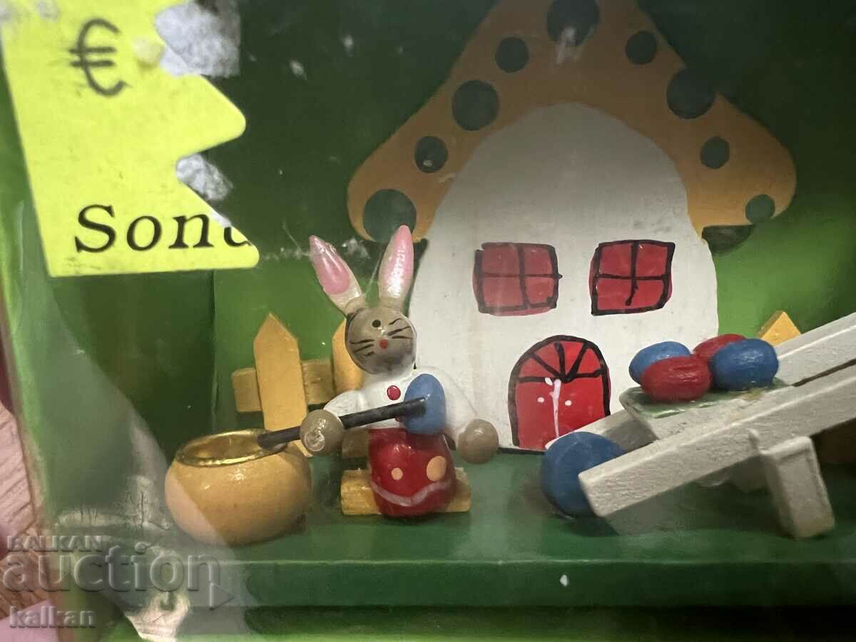 Auction  Wooden Easter bunnies