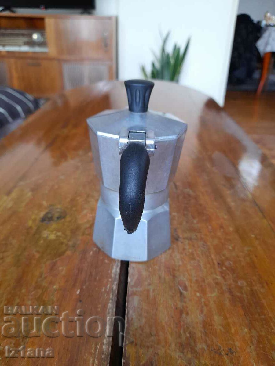 Delivery of Old coffee maker Delivery of Old coffee maker