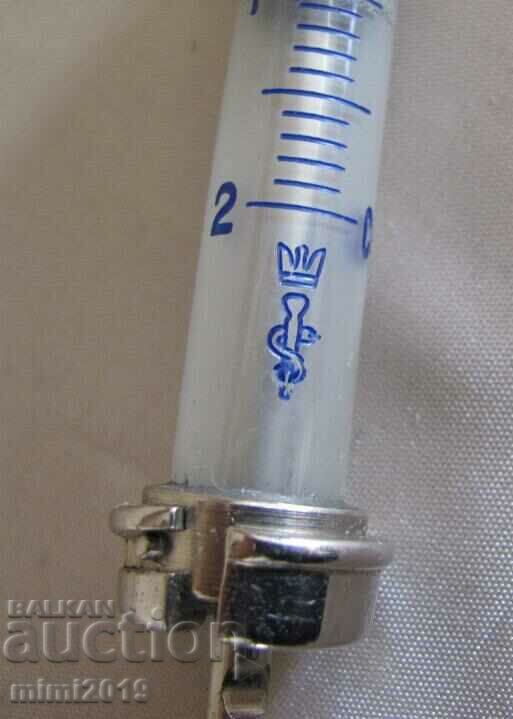 Delivery of 19th century Glass Medical Syringe AESCULAP Germany 2cc