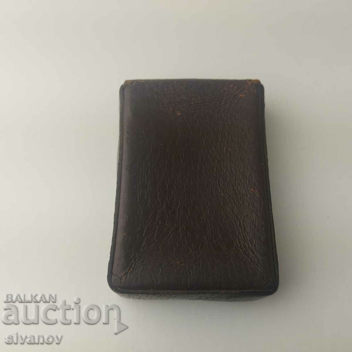 Old leather case for cigarettes or cards Shumen #5509 with price 14.99 BGN | € 7.66 Old leather case for cigarettes or cards Shumen #5509 with price 14.99 BGN | € 7.66