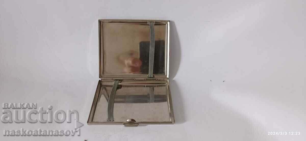 Lucky Strike Snuff Box with price 25.00 BGN | € 12.78