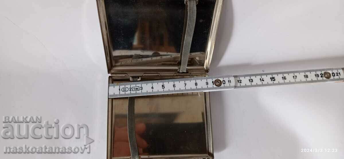 Auction  Lucky Strike Snuff Box