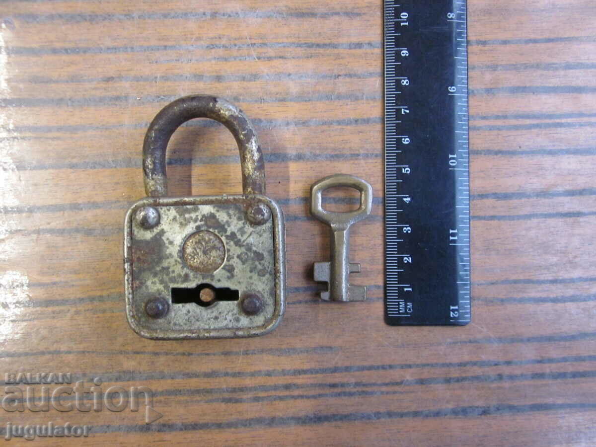 old vintage working padlock with key - 6 old vintage working padlock with key - 6