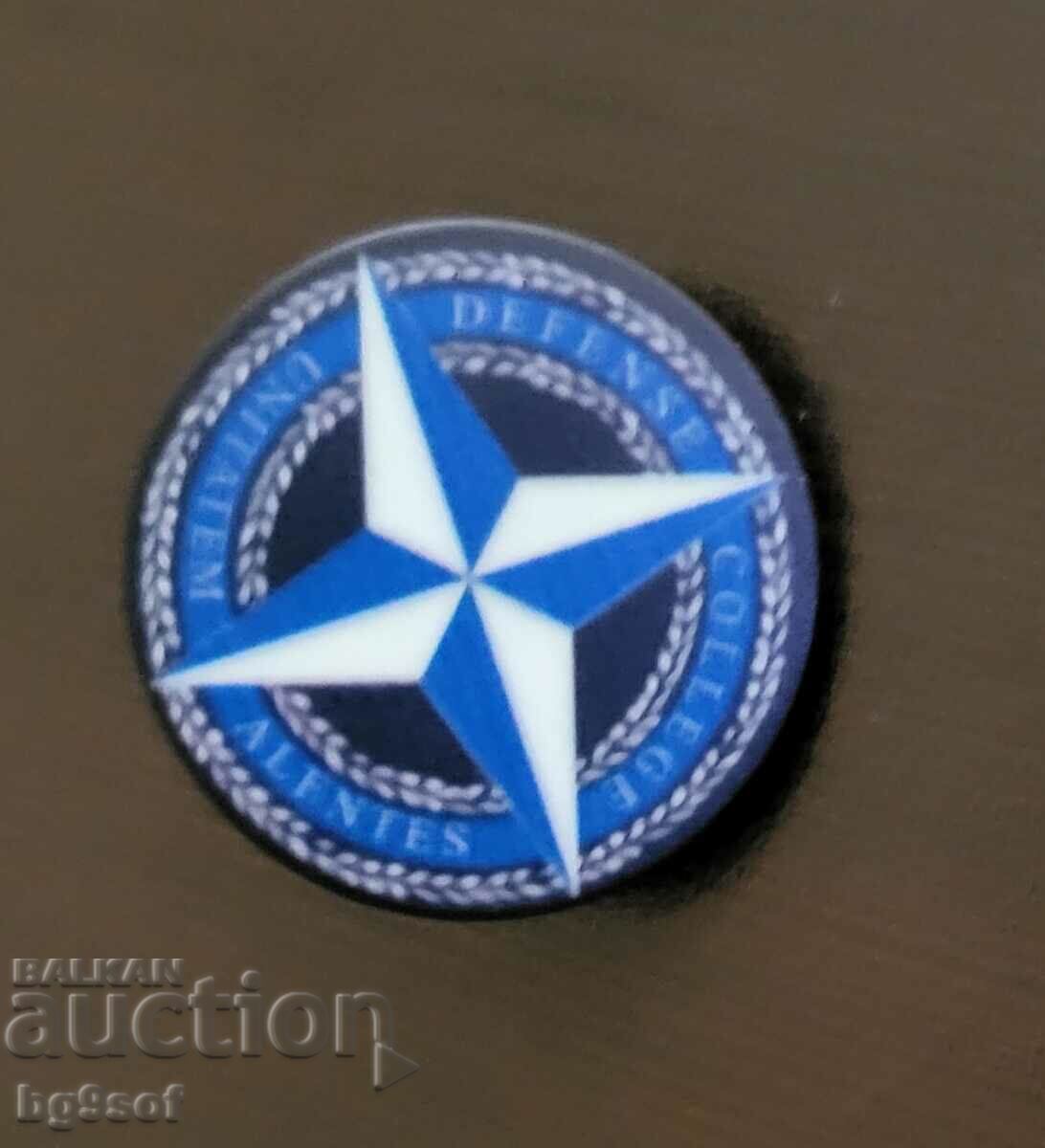 ЗНАЧКА  НАТО - Колеж по отбраната