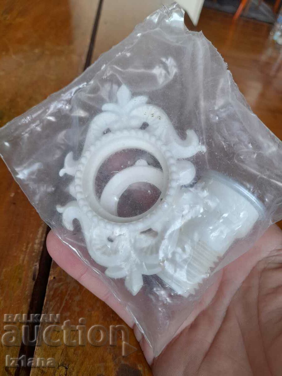 Delivery of Old door peephole Delivery of Old door peephole