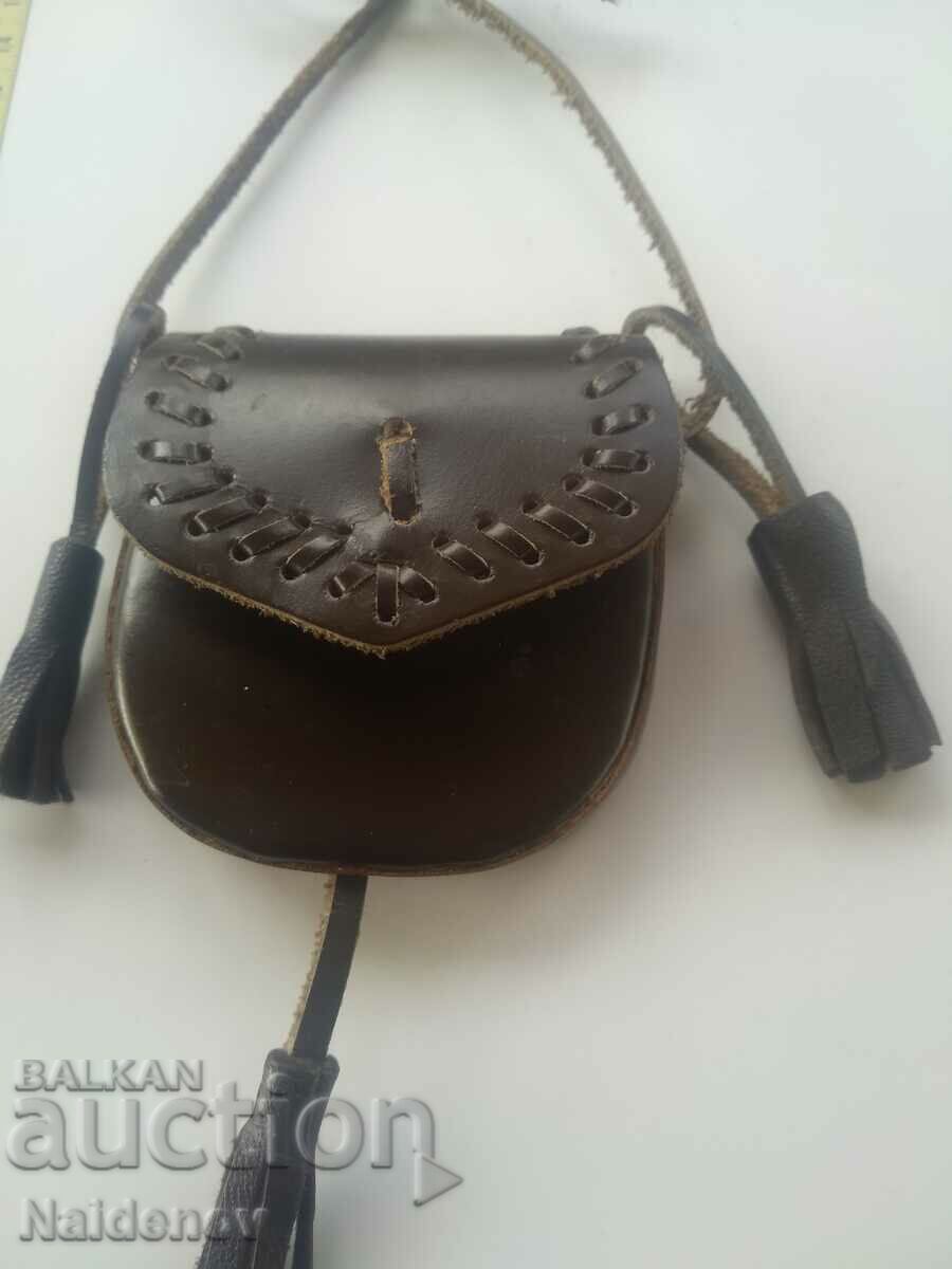 Portofel copii, piele naturala cu preț 20.00 BGN | € 10.23