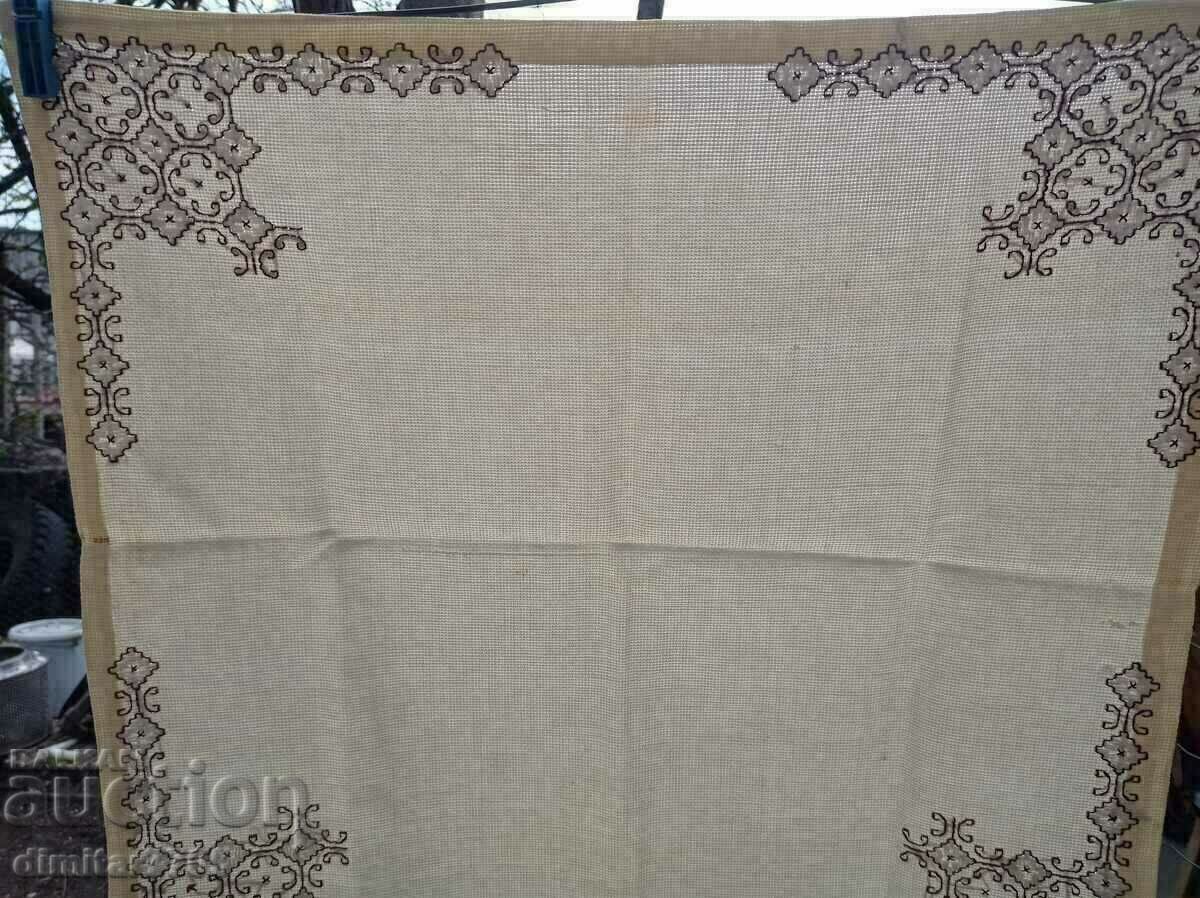 Hand-embroidered plaid bedspread 50/53cm