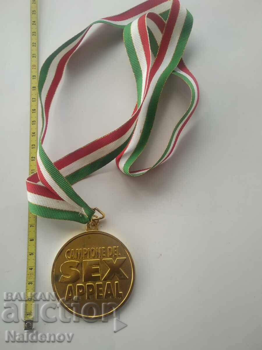 Auction Campione del sex appeal gold medal Auction Campione del sex appeal gold medal