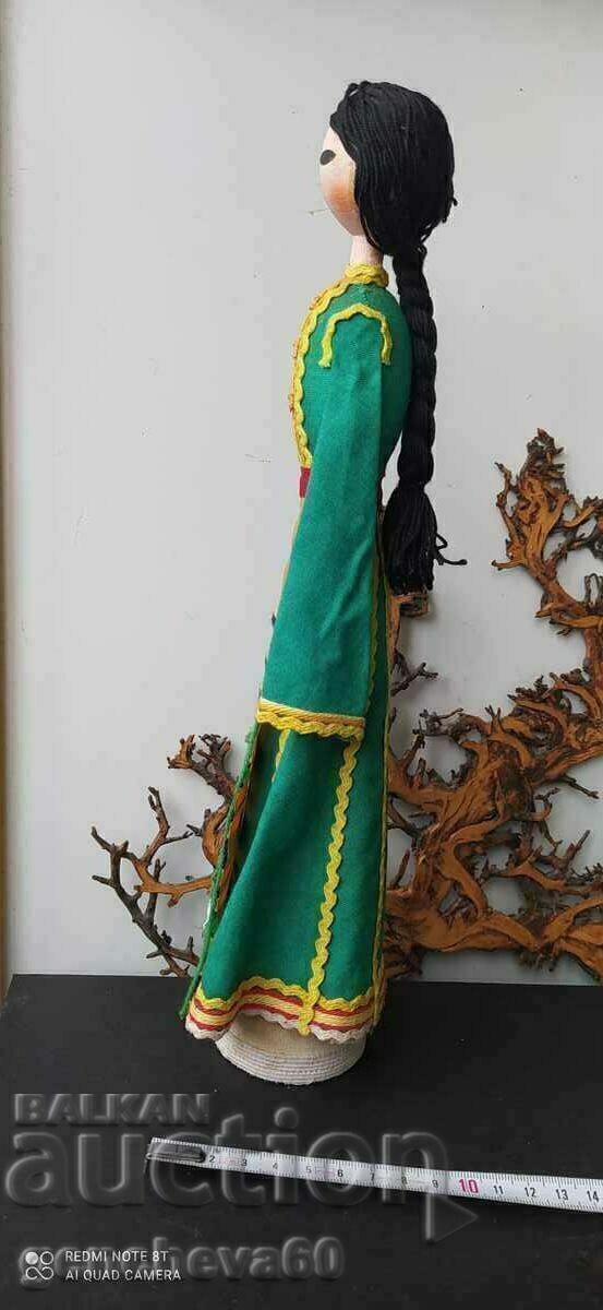 Auction Old folk doll in traditional costume - 33cm tall Auction Old folk doll in traditional costume - 33cm tall