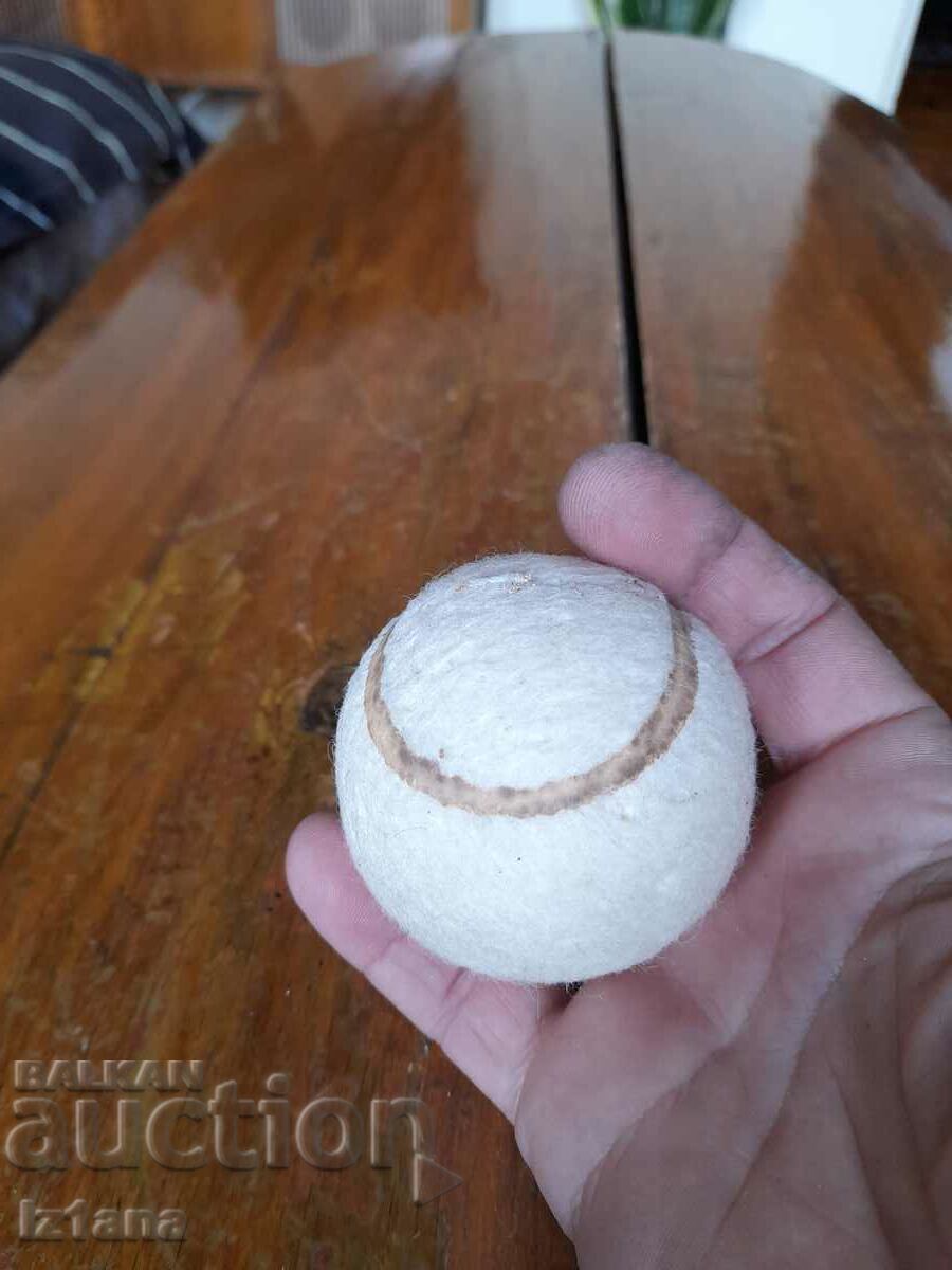 Livrarea Veche minge de tenis pe terenul Leningrad