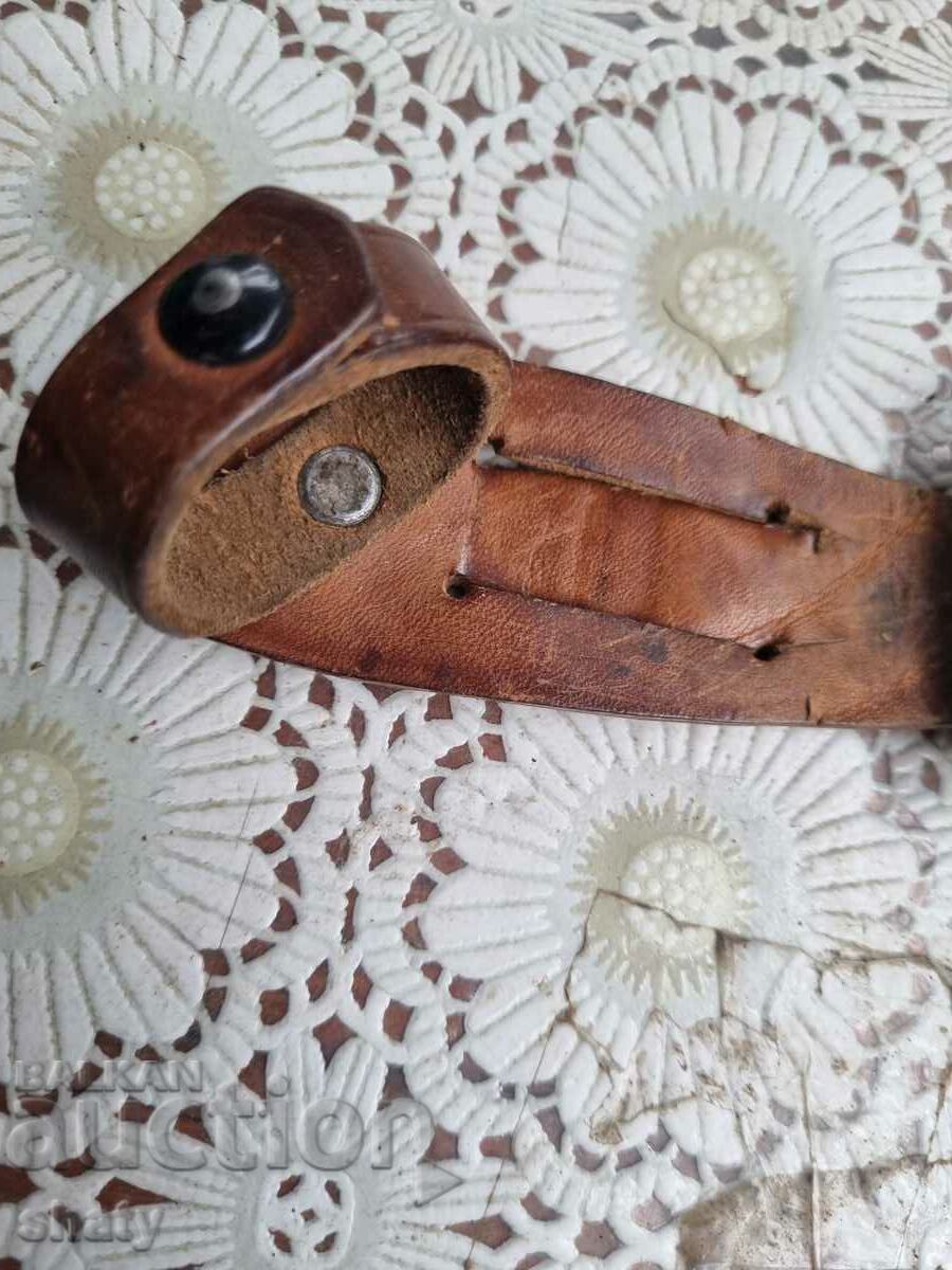 Licitație Fierbător vechi din piele Licitație Fierbător vechi din piele