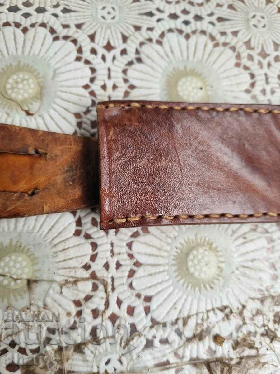 Livrarea Fierbător vechi din piele Livrarea Fierbător vechi din piele