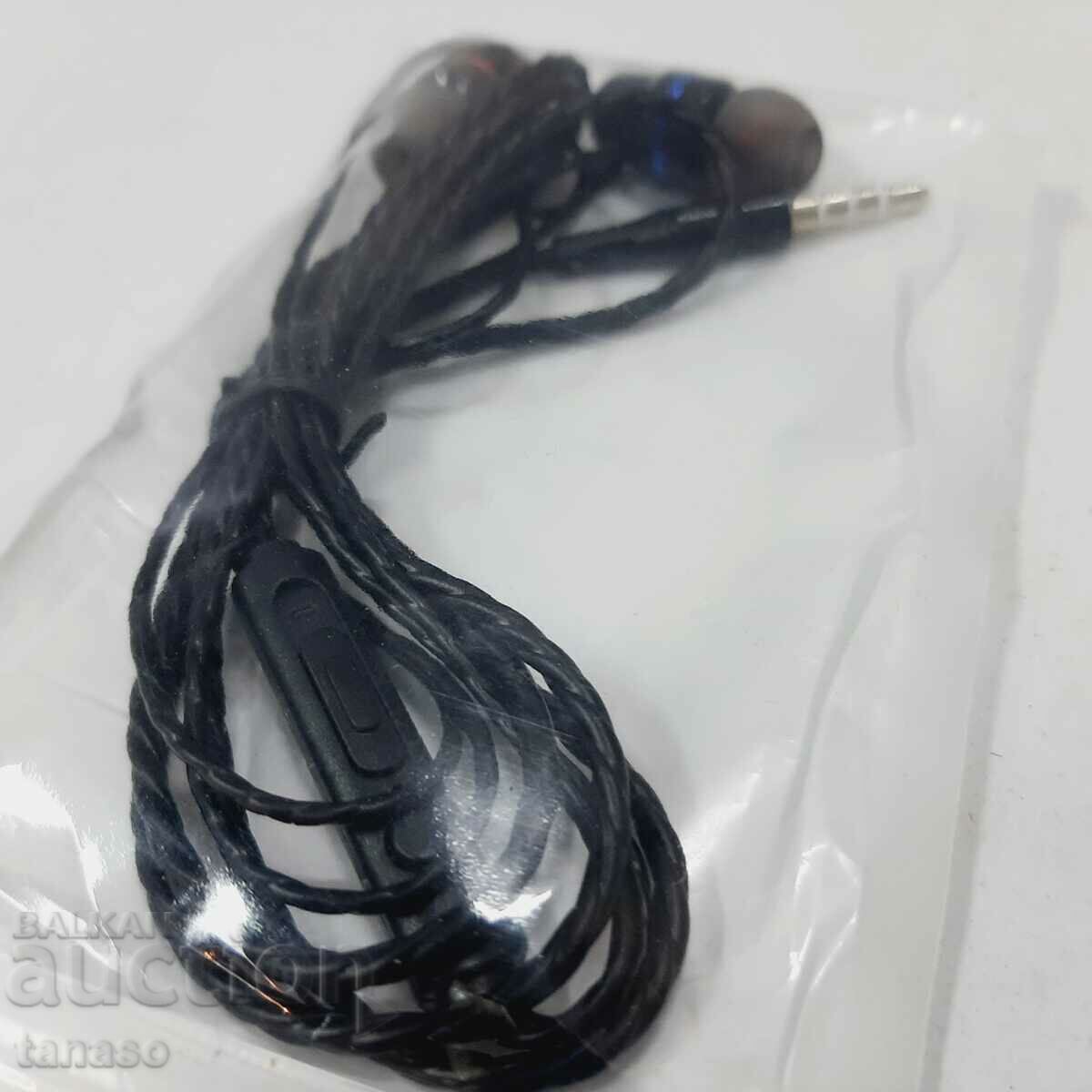 Delivery of Hands-free headphones (3.2)