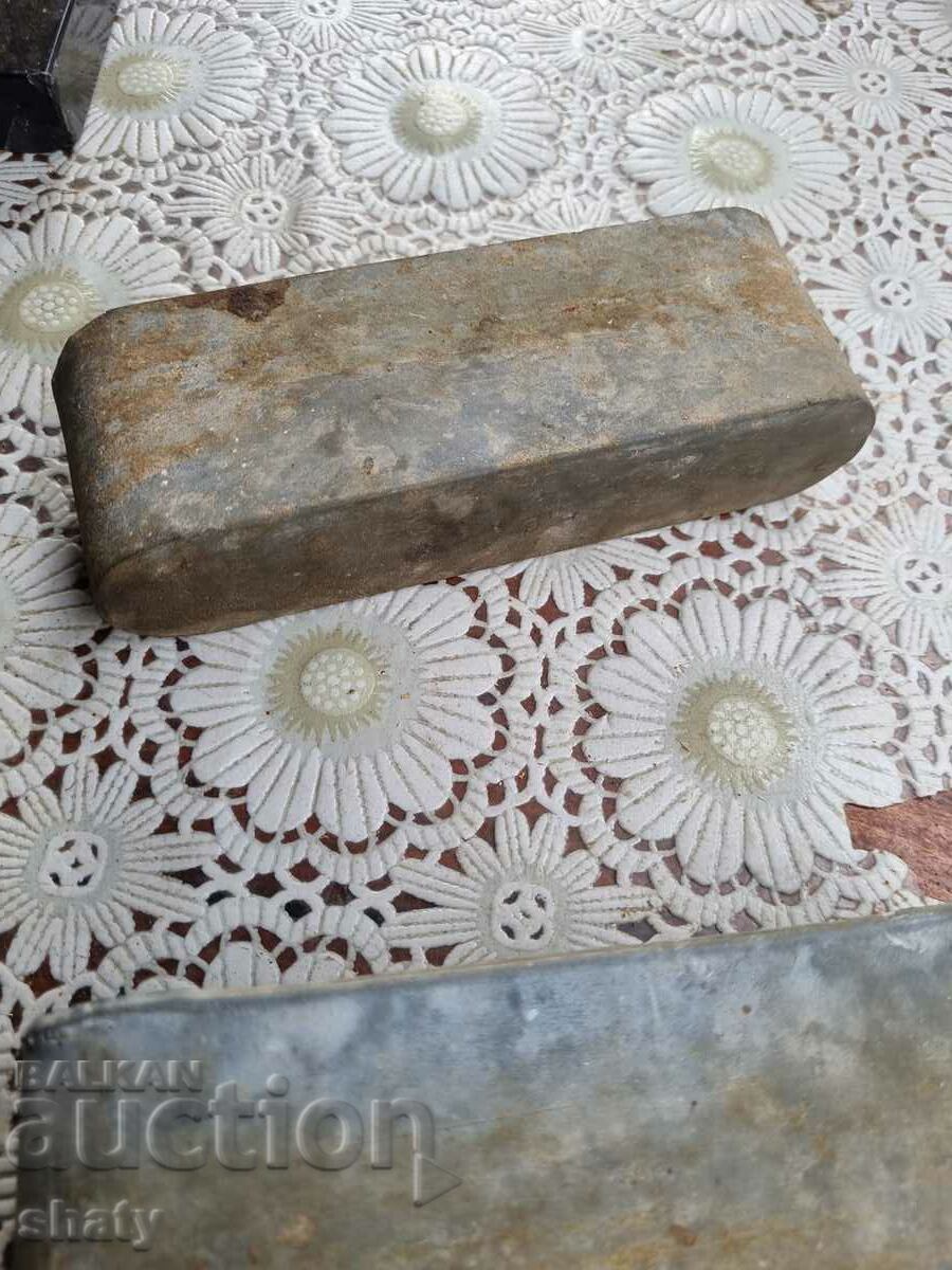 Auction Old ammo pack. Auction Old ammo pack.