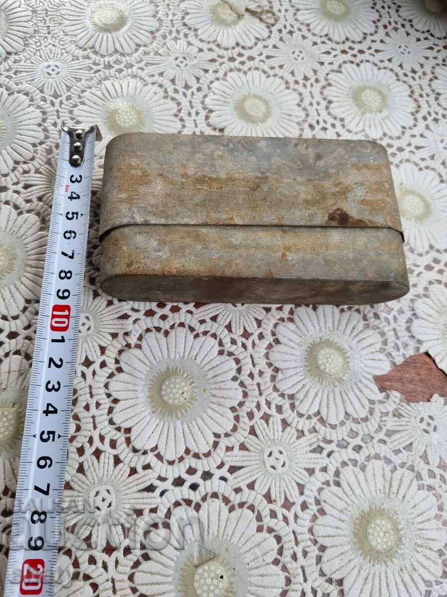 Old ammo pack. - 6 Old ammo pack. - 6