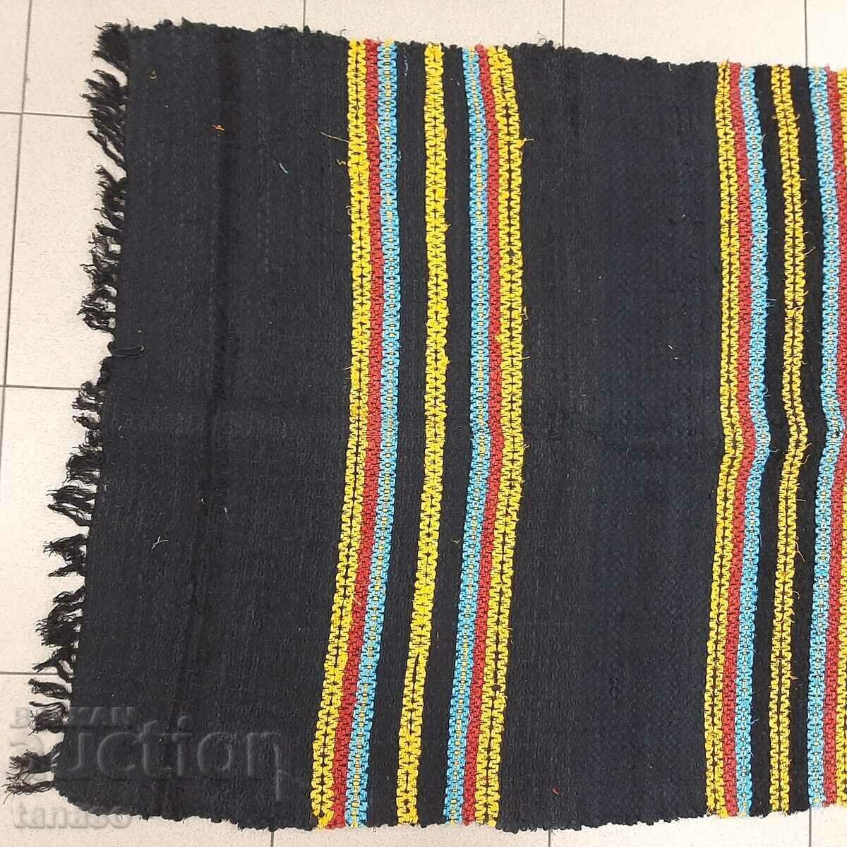 Auction  Ethnic wool woven rug 2.80m (1.1)
