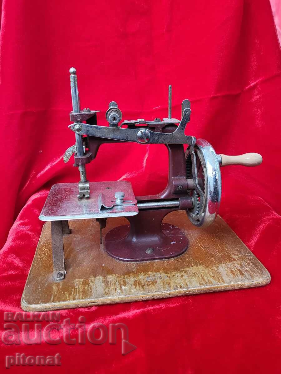 THE ESSEX MK1 Collectible Children's Sewing Machine