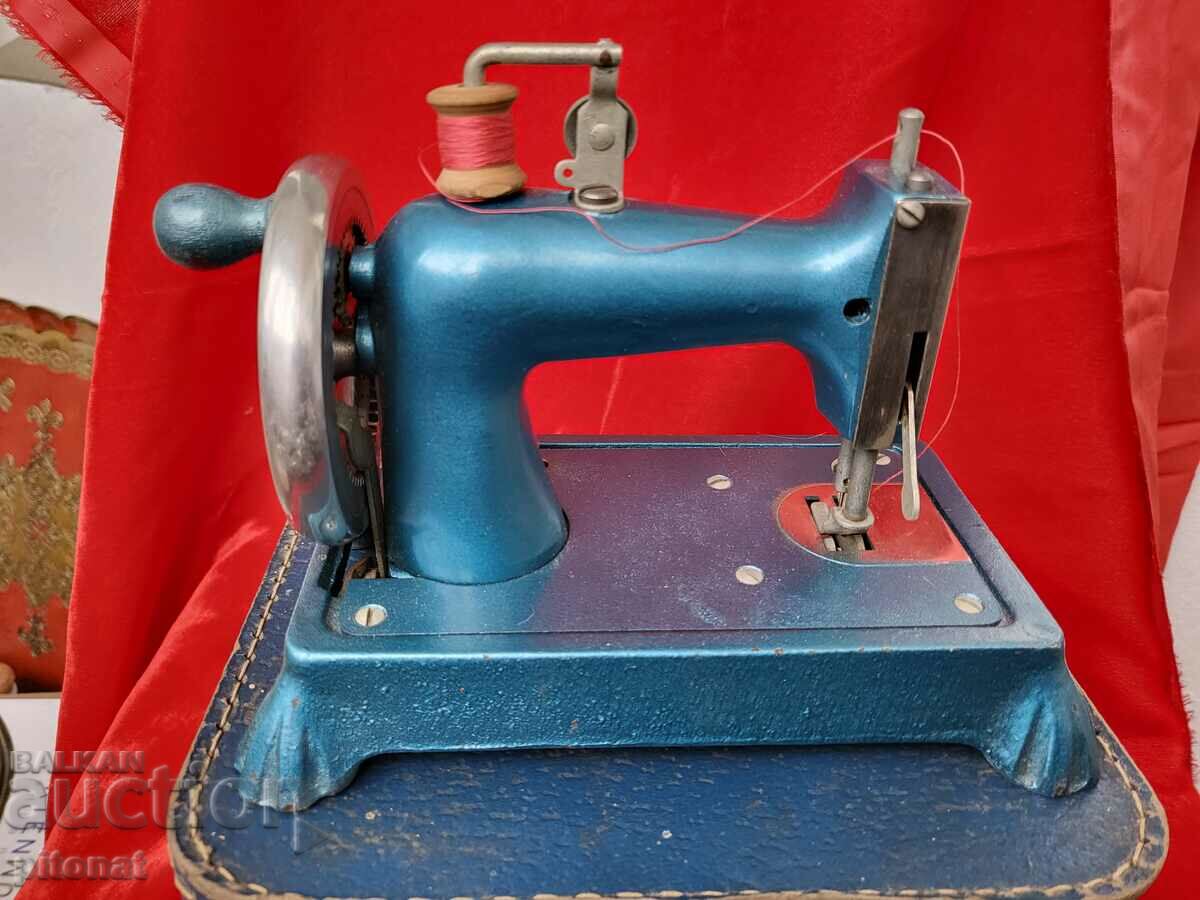 Martin Decker Kipic TSM Collectible Children's Sewing Machine with price 250.00 BGN | € 127.82 Martin Decker Kipic TSM Collectible Children's Sewing Machine with price 250.00 BGN | € 127.82