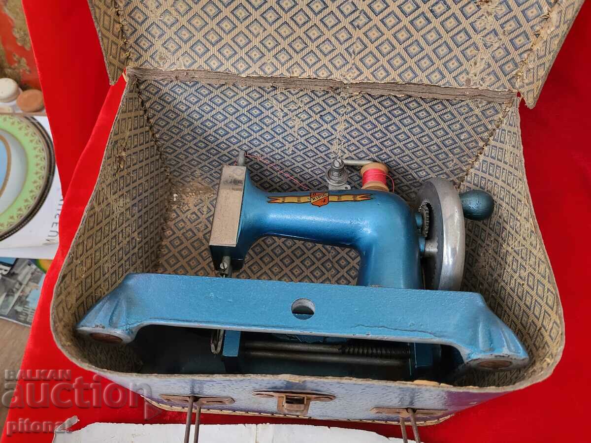 Martin Decker Kipic TSM Collectible Children's Sewing Machine - 5 Martin Decker Kipic TSM Collectible Children's Sewing Machine - 5