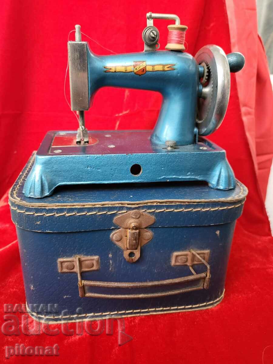 Martin Decker Kipic TSM Collectible Children's Sewing Machine