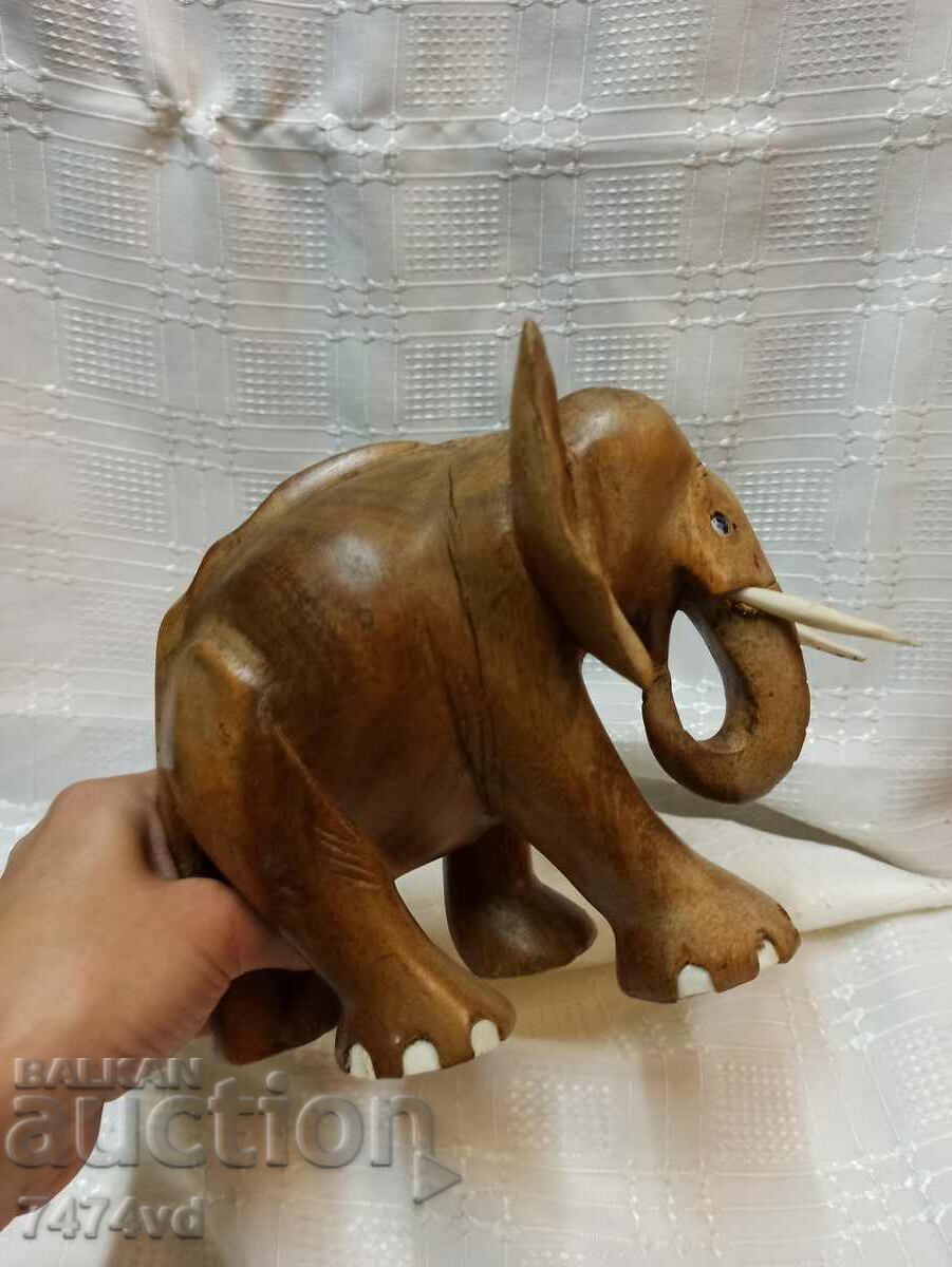 Auction  MASSIVE LARGE PLASTIC ELEPHANT