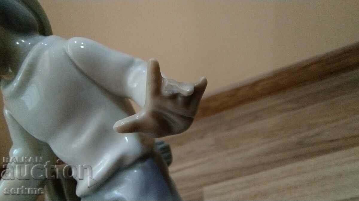 Porcelain figure marked - 6 Porcelain figure marked - 6