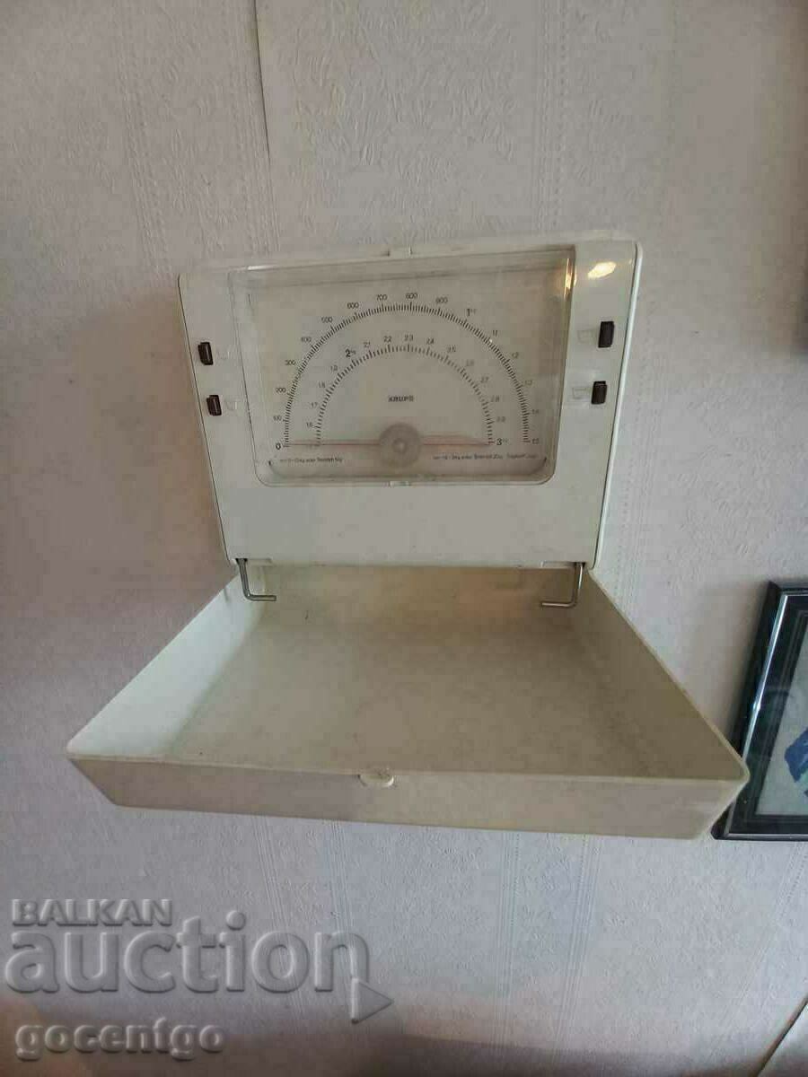 Licitație CANTAR 3 KG KRUPS PENTRU PERETE pliabil