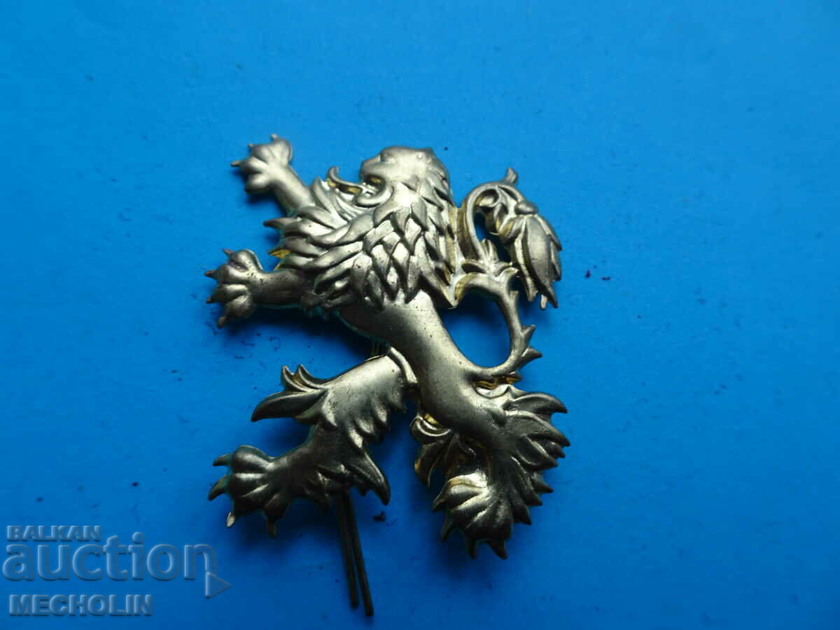 COLLECTIBLE old SOC COCKARDS LIVCHE with price 26.00 BGN | € 13.29 COLLECTIBLE old SOC COCKARDS LIVCHE with price 26.00 BGN | € 13.29