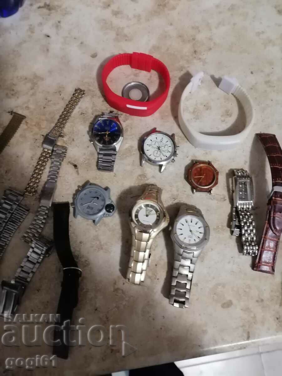 Παλιά ρολόγια, μερικά λειτουργούν, χρειάζονται μπαταρία, άλλα όχι!