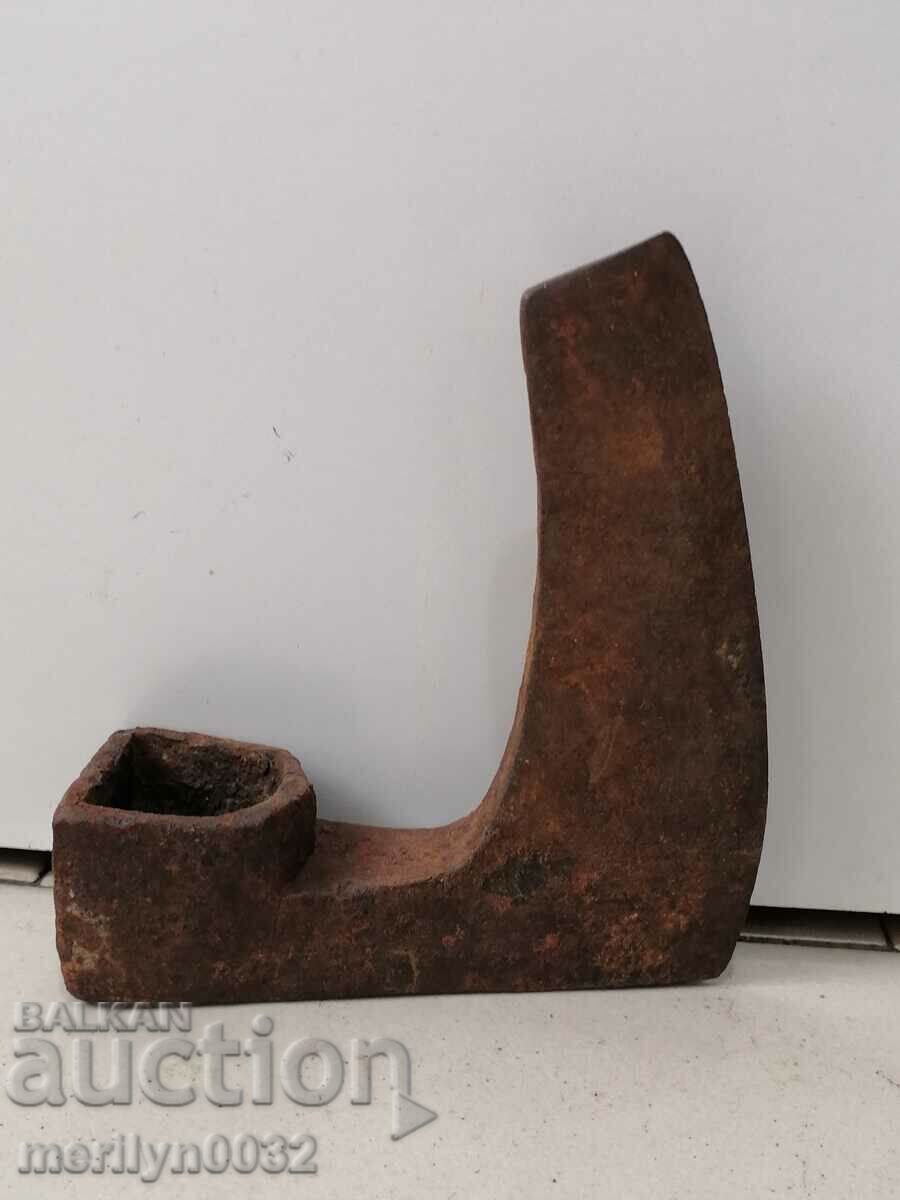 Livrarea Vechi instrument de topor din fier forjat Livrarea Vechi instrument de topor din fier forjat