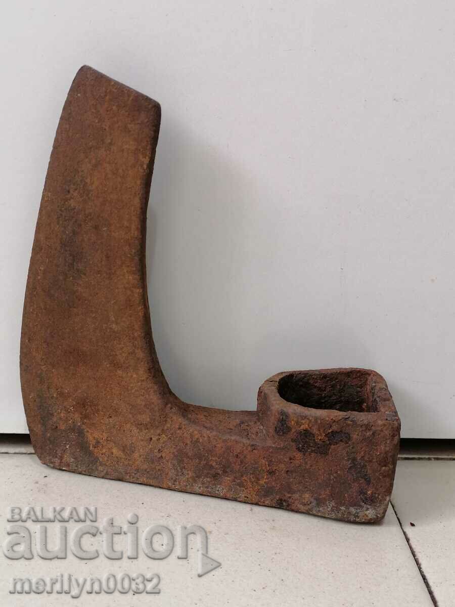 Vechi instrument de topor din fier forjat - 5 Vechi instrument de topor din fier forjat - 5